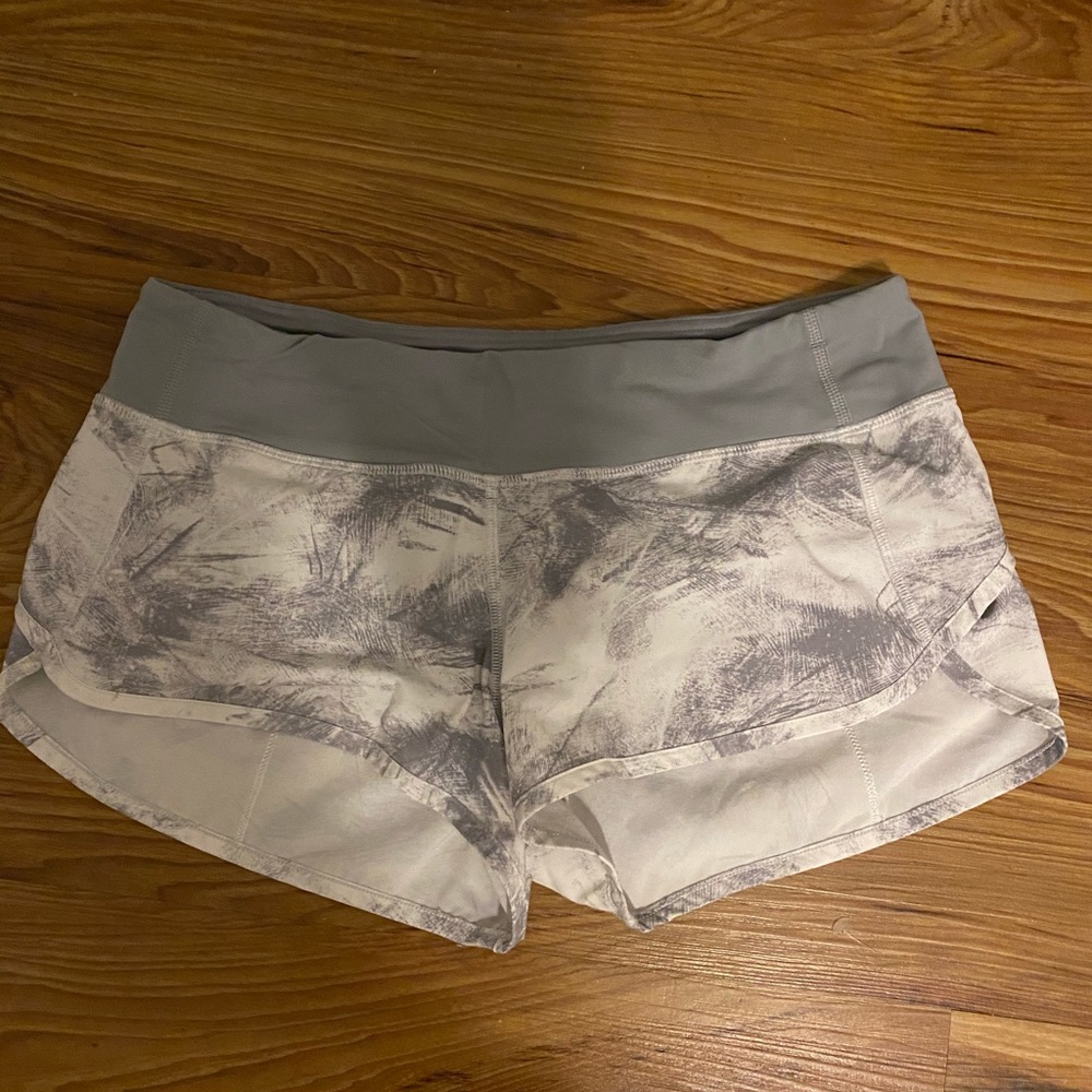 Lululemon Speed Shorts 2.5” Size 6